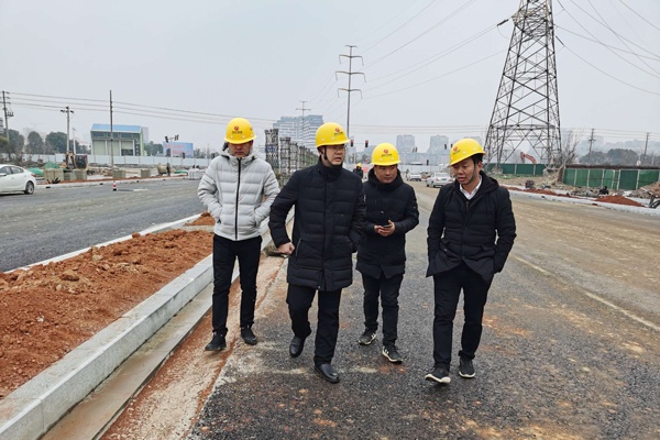 1610011034685448.jpg 黨委委員付海華昌東大道洛陽(yáng)東路指導(dǎo)工作6004002.jpg