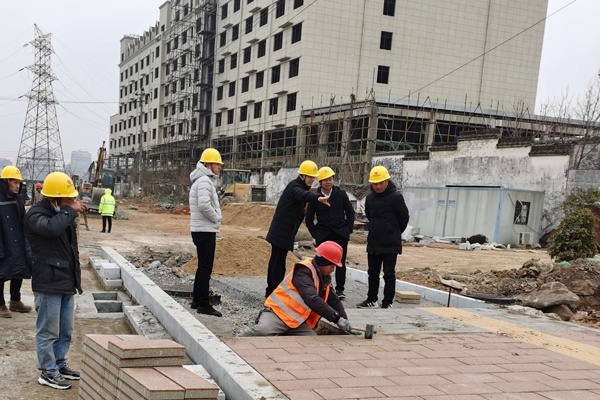 1610011057403311.jpg 黨委委員付海華昌東大道洛陽(yáng)東路指導(dǎo)工作6004004.jpg