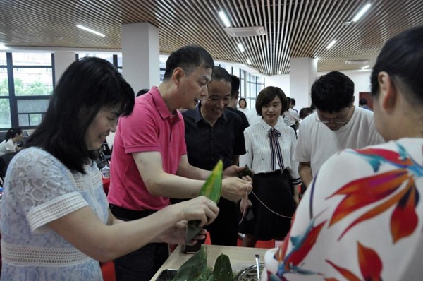 1611646494131852.jpg 南昌市政建設(shè)集體我會包粽子大賽600(3).jpg