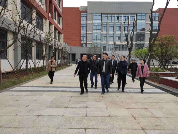 1616547630949131.jpg 進賢縣委副書記縣長葉修堂調研進賢縣基礎教育提升改造工程項目6001.jpg