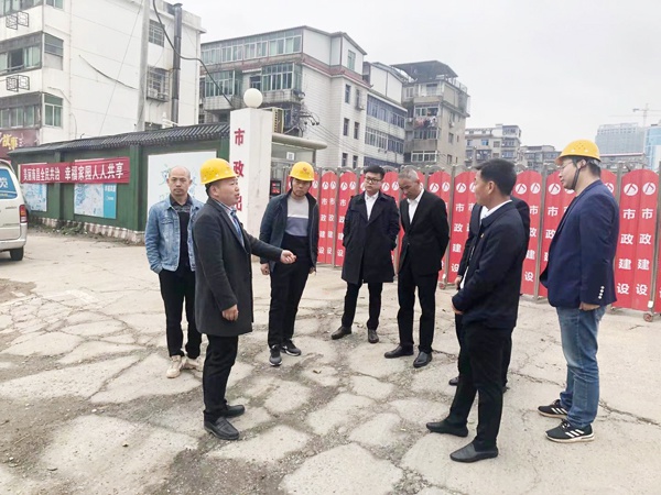 1618189042950478.jpg 南昌市政建設(shè)集團(tuán)張世東前往桃花安置房項目調(diào)研指導(dǎo)6001.jpg