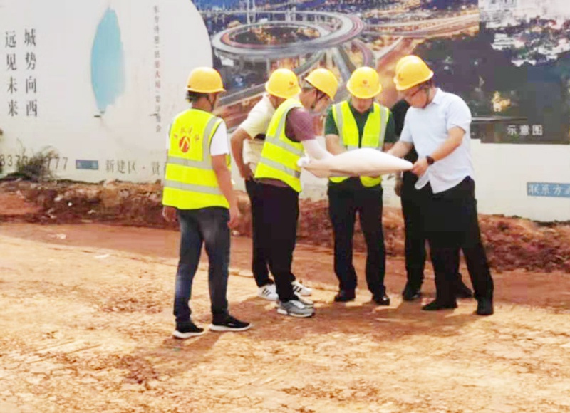 1623986949511023.jpg 南昌市政建設(shè)集團(tuán)市政公用城周邊市政道路項(xiàng)目開(kāi)展質(zhì)量安全進(jìn)度考核8001.jpg