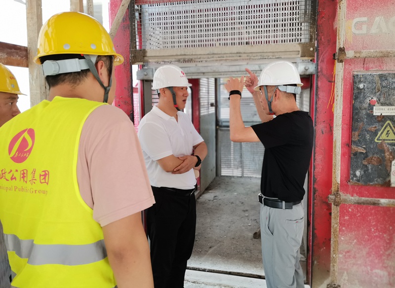 1623997307690387.jpg 南昌市政建設(shè)集團徐旭到天祥安置房項目督導(dǎo)安全生產(chǎn)工作8002.jpg
