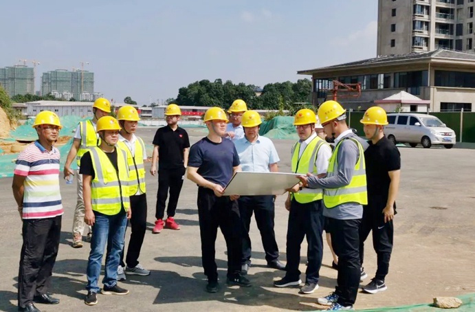 1633682479954371.jpg 南昌市政建設(shè)集團(tuán)深入基層看望國(guó)慶假期堅(jiān)守工作崗位一線(xiàn)員工6911.jpg