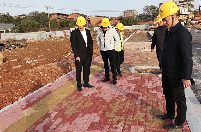 1637657442971478.jpg 南昌市政建設(shè)集團(tuán)領(lǐng)導(dǎo)深入一線督導(dǎo)檢查安全生產(chǎn)工作6911.jpg