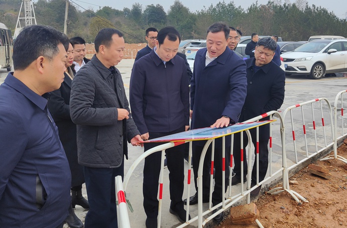 1643425217577355.jpg 新建區(qū)委書記王瑋到綠色建材科技產業(yè)園調研項目推進情況691.jpg