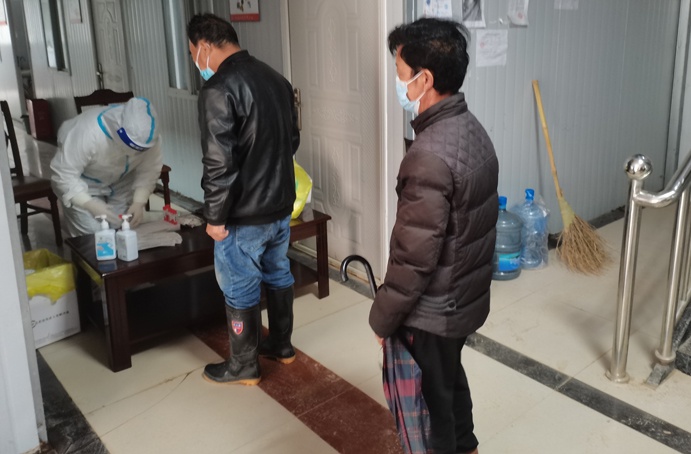 1649900723939586.jpg 各項(xiàng)目部開(kāi)展全員核酸檢測(cè)6914.jpg