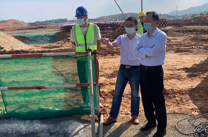 1652663024588993.jpg 徐海龍前往綠色產(chǎn)業(yè)園項目督導疫情防控工作691.jpg