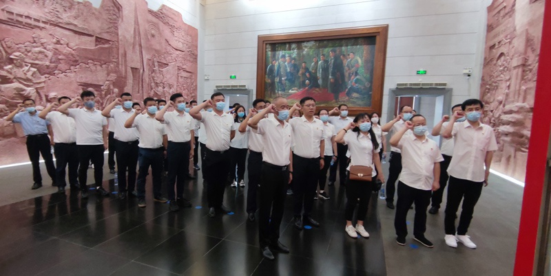 南昌市政建設(shè)集團(tuán)開展“迎七一”系列活動暨不忘初心廣場啟用儀式 南昌市政建設(shè)集團(tuán)開展“迎七一”系列活動暨不忘初心廣場啟用儀式