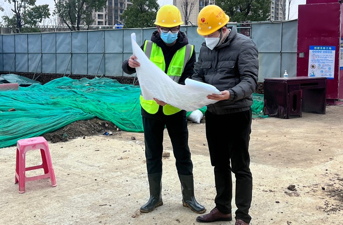 南昌市政建設(shè)集團(tuán)領(lǐng)導(dǎo)班子深入項(xiàng)目一線開展節(jié)前督導(dǎo)慰問(wèn) 南昌市政建設(shè)集團(tuán)領(lǐng)導(dǎo)班子深入項(xiàng)目一線開展節(jié)前督導(dǎo)慰問(wèn)