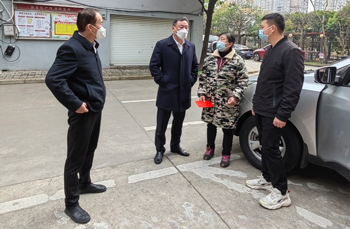 南昌市政建設(shè)集團開展春節(jié)“送溫暖”走訪慰問活動 南昌市政建設(shè)集團開展春節(jié)“送溫暖”走訪慰問活動