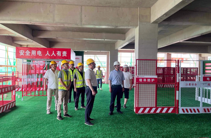 市政公用集團(tuán)黨委副書記總經(jīng)理萬(wàn)義輝到新建區(qū)職業(yè)技術(shù)學(xué)校新校區(qū)建設(shè)項(xiàng)目調(diào)研 市政公用集團(tuán)黨委副書記總經(jīng)理萬(wàn)義輝到新建區(qū)職業(yè)技術(shù)學(xué)校新校區(qū)建設(shè)項(xiàng)目調(diào)研