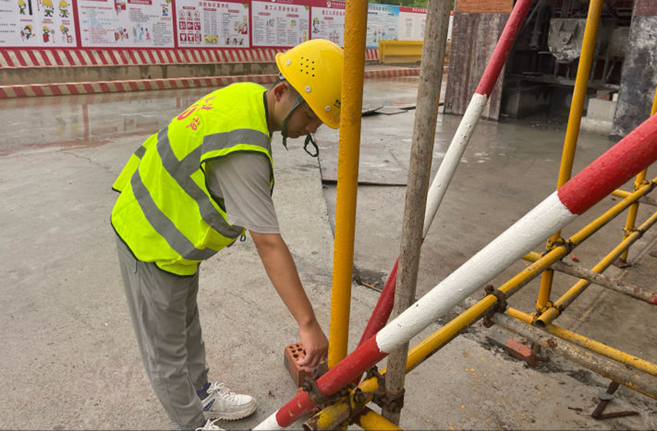 南昌市政建設(shè)集團(tuán)開展防范5號臺(tái)風(fēng)“杜蘇芮”專項(xiàng)安全檢查 南昌市政建設(shè)集團(tuán)開展防范5號臺(tái)風(fēng)“杜蘇芮”專項(xiàng)安全檢查