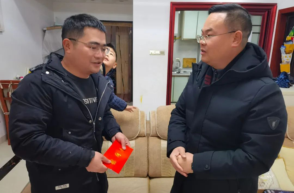 南昌市政建設(shè)集團(tuán)開(kāi)展2024年春節(jié)“送溫暖”走訪慰問(wèn)行動(dòng) 南昌市政建設(shè)集團(tuán)開(kāi)展2024年春節(jié)“送溫暖”走訪慰問(wèn)行動(dòng)