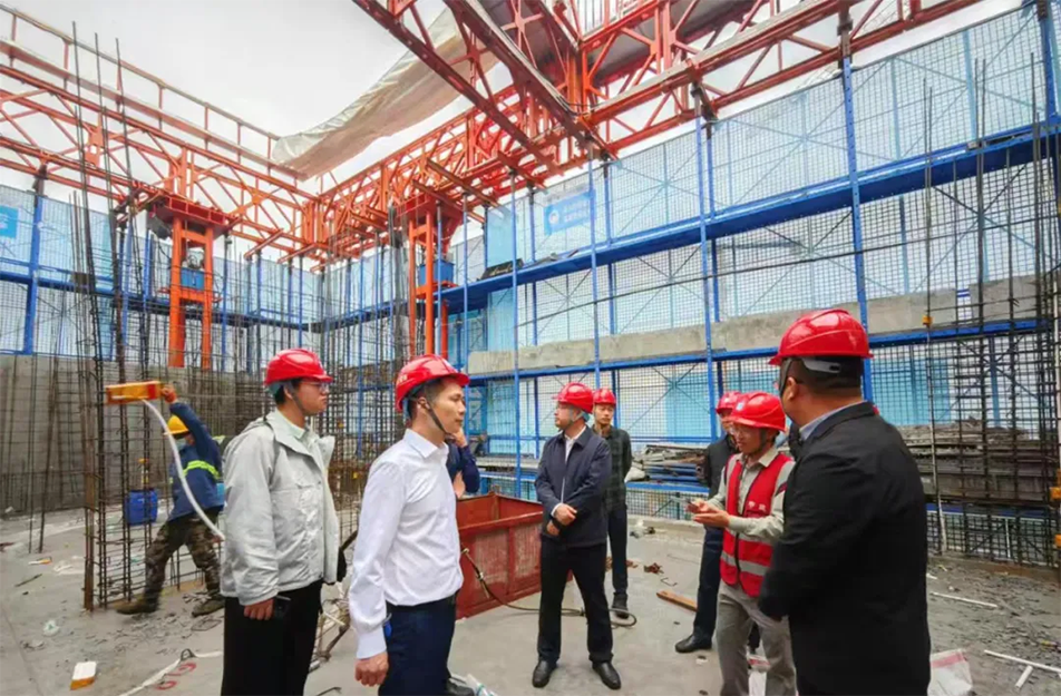 南昌市政建設(shè)集團(tuán)有限公司開展江西金控?cái)?shù)字金融創(chuàng)新產(chǎn)業(yè)園項(xiàng)目觀摩現(xiàn)場(chǎng)會(huì) 南昌市政建設(shè)集團(tuán)有限公司開展江西金控?cái)?shù)字金融創(chuàng)新產(chǎn)業(yè)園項(xiàng)目觀摩現(xiàn)場(chǎng)會(huì)