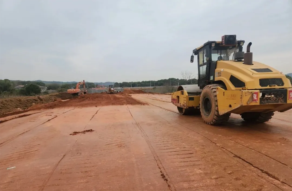 云翔大道項(xiàng)目路基全線貫通 | 飽和式施工加速推進(jìn)，助力區(qū)域交通升級