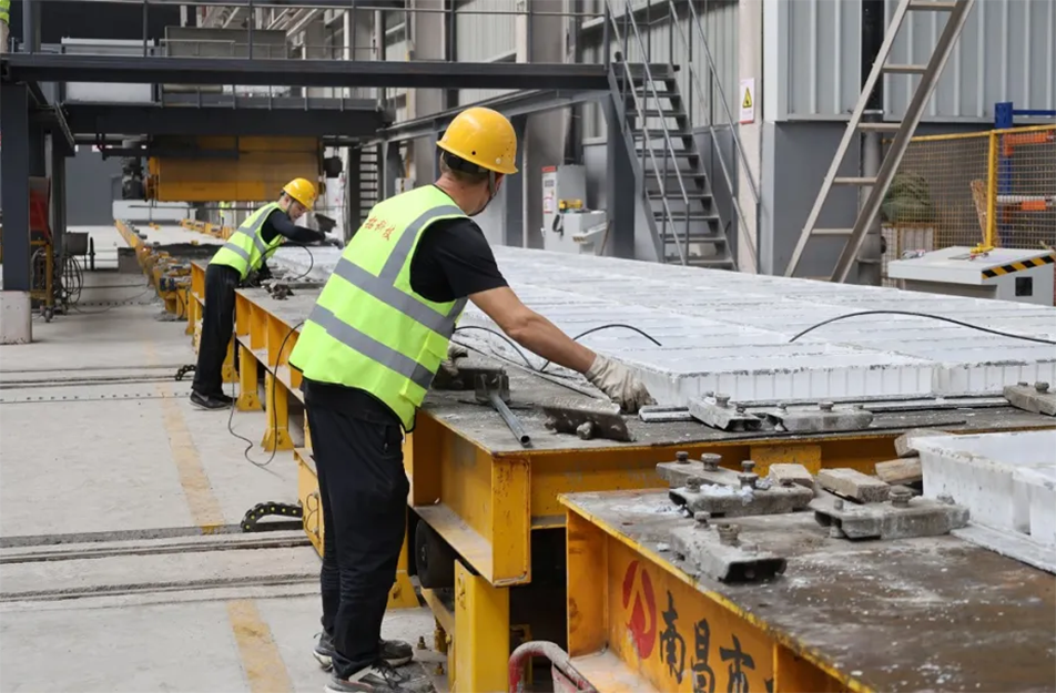 2025年政府開放周活動走進(jìn)市政綠色產(chǎn)業(yè)園 市民零距離探訪裝配式建筑